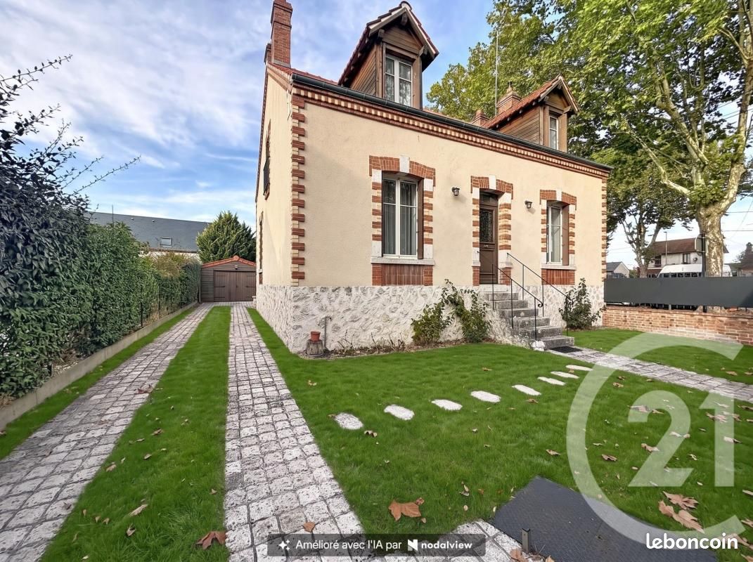 Maison 5 pièces 122 m² · à La Ferté-Saint-Aubin · 122 m² · 299 600 €