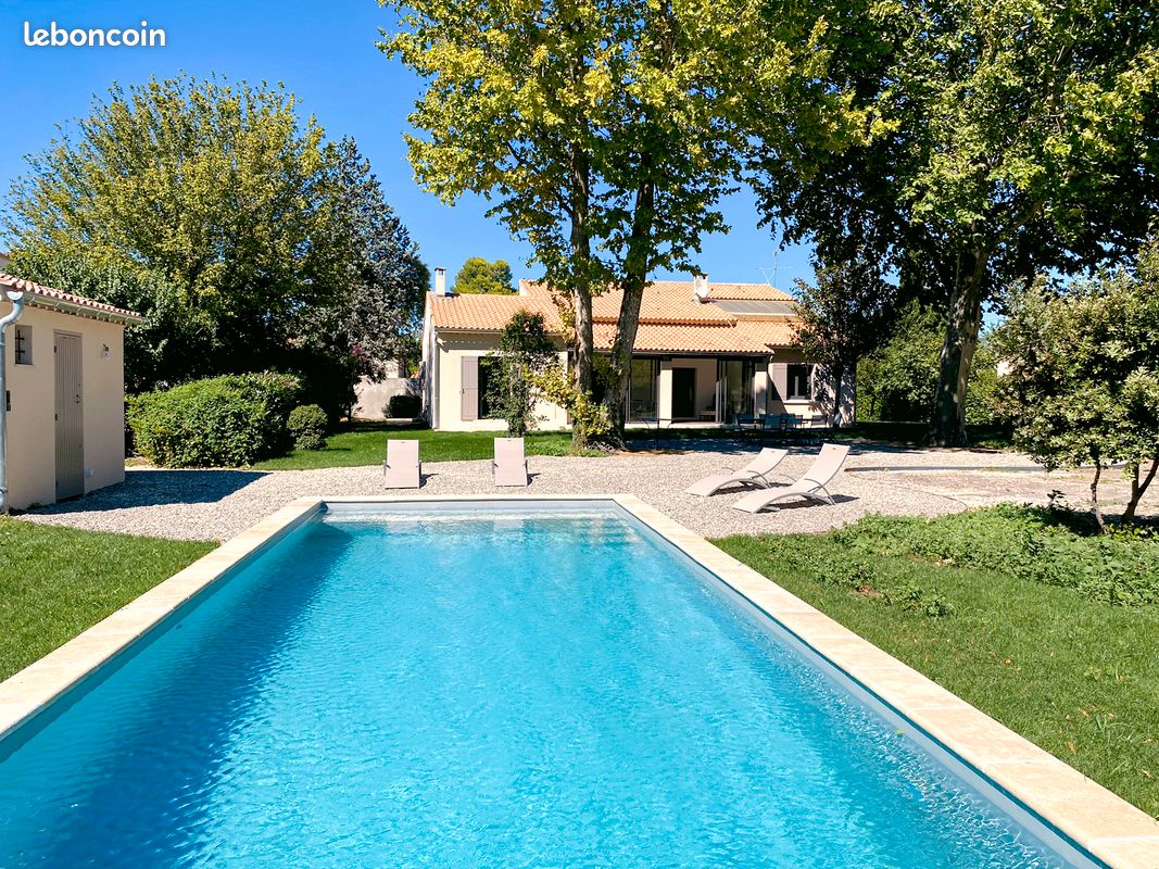 Villa 200m² avec piscine (image 1)