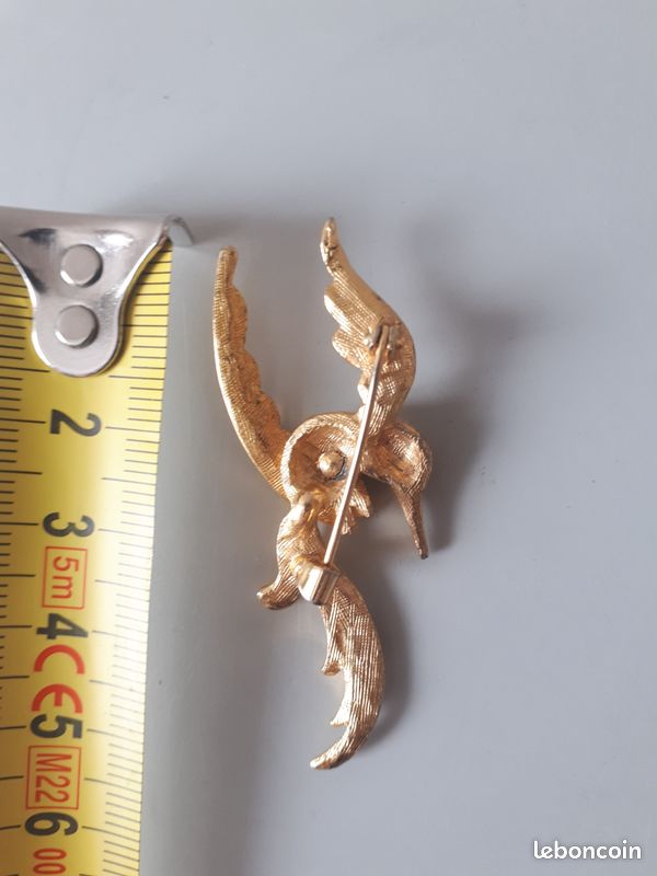 Broche Vintage Fantaisie Grande Feuille Métal Doré Strass Ref H569