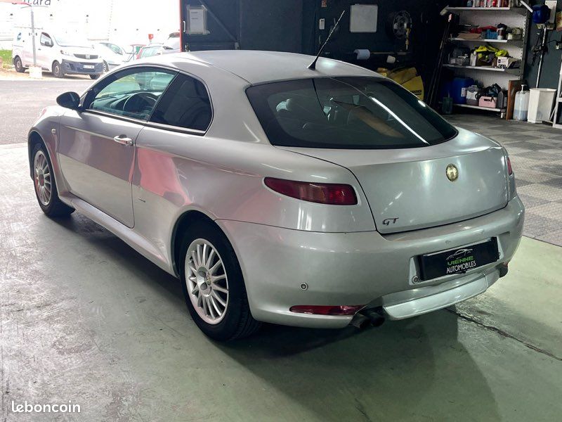 Alfa coupe gt jtd 150ch bon etat revisee (image 5)