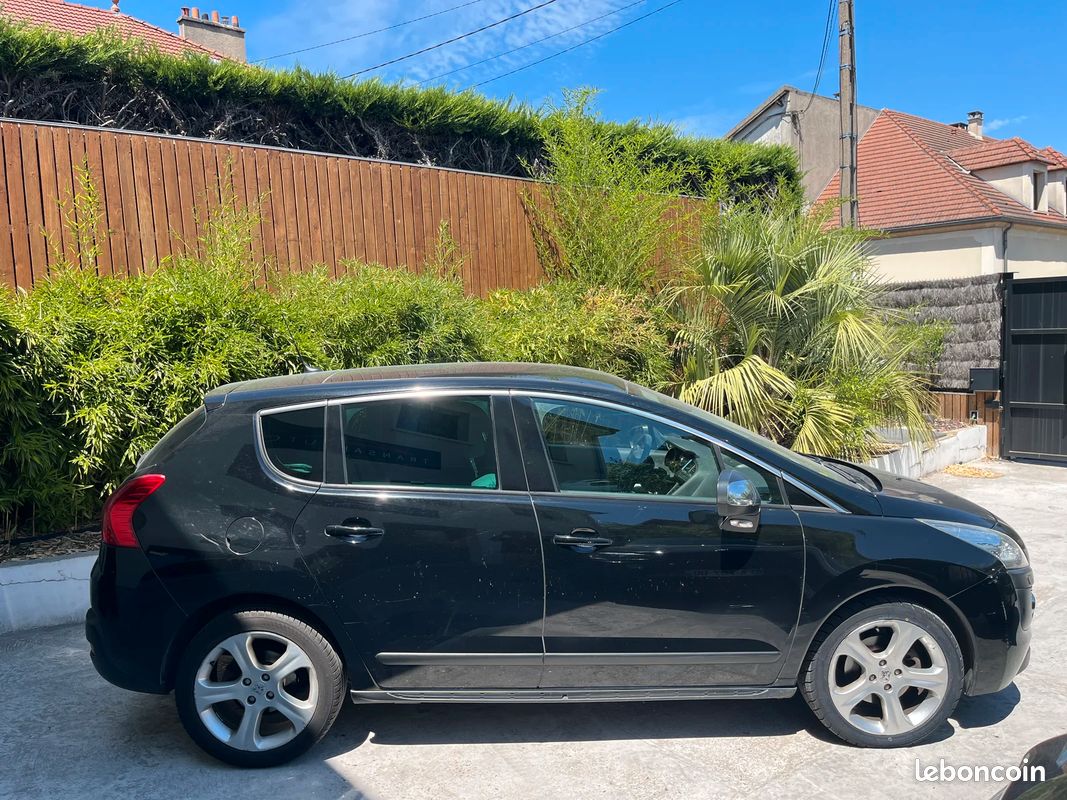 Peugeot 3008 2.0 HDI 150CH Féline / 1ERE MAIN / ENTRETIEN COMPLET / FULL OPTIONS / TOIT PANORAMIQUE (image 4)