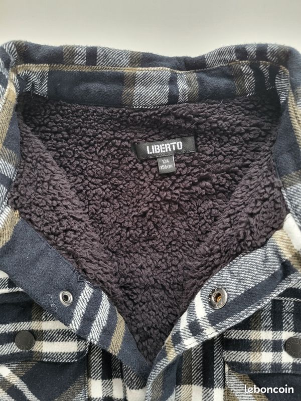 Chemise garçon 12 ans hiver chaude
Portée 2 ou 3 fois (image 2)