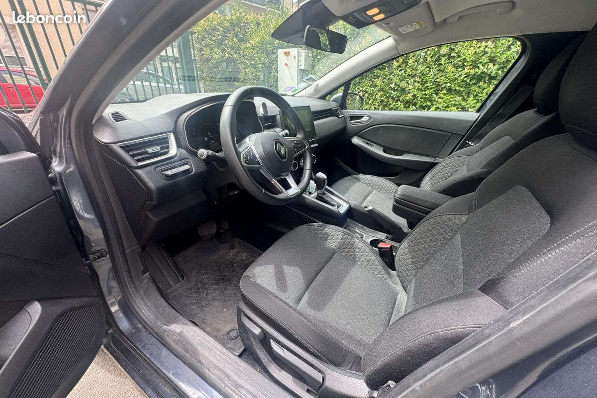 RENAULT CLIO 1.6 E-Tech Hybride - 140 - BVA multi-modes - 2021 V BERLINE Business (image 10)