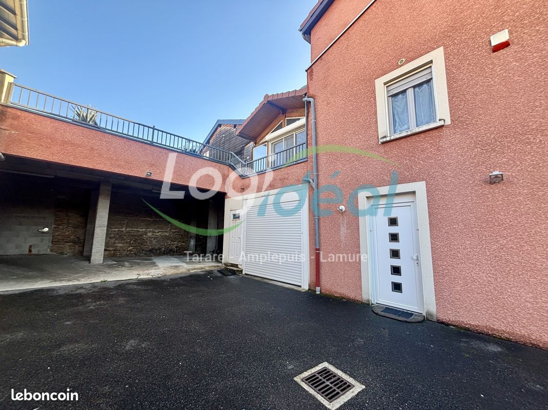 Maison 7 pièces 205 m² · à Vindry-sur-Turdine · 205 m² · 349 000 €