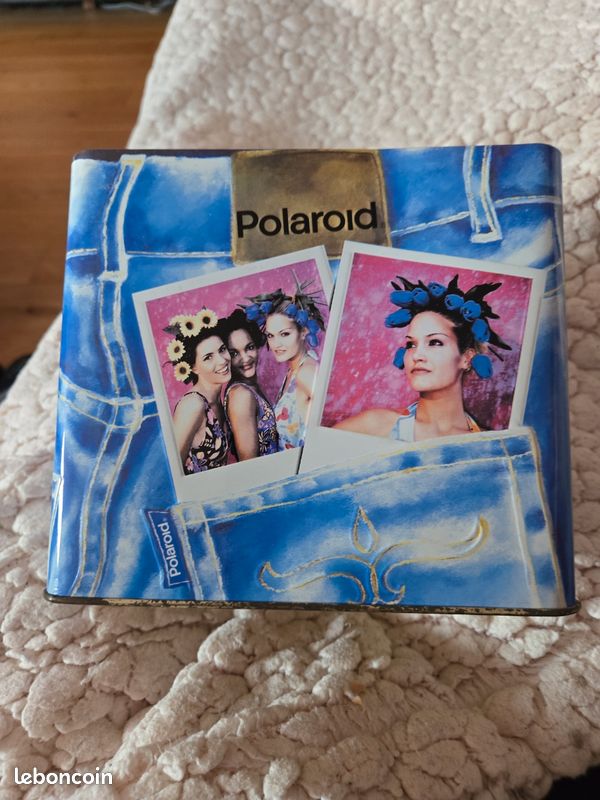 Gros plan sur Polaroid 636, veuillez lire - France