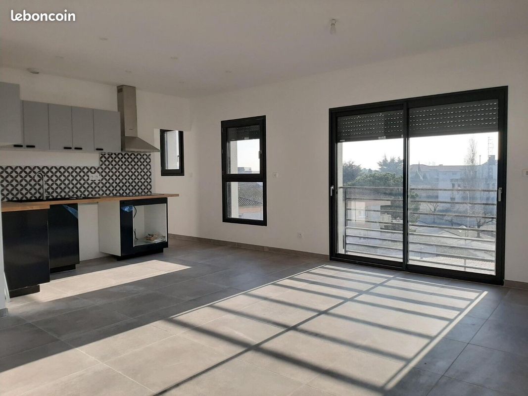 Appartement 4 pièces 90 m² · à Roussillon · 90 m² · 950 €