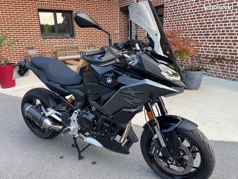 Bmw f900xr triple black (image 1)