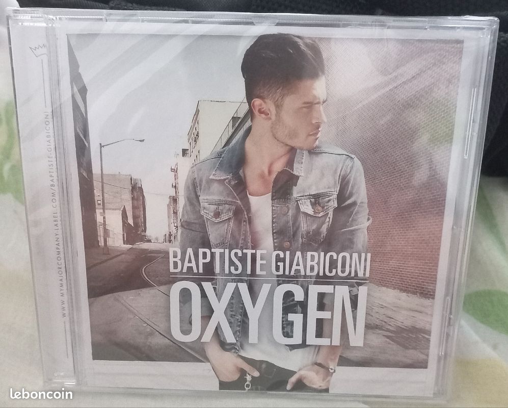 Vends CD Baptiste Giabiconi Oxygen et CD Charlie Puth Voicenotes (image 1)