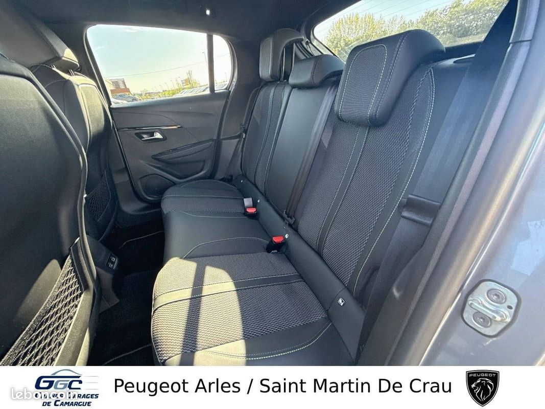 PEUGEOT 208 Hybrid 110 e-DCS6 GT (image 10)