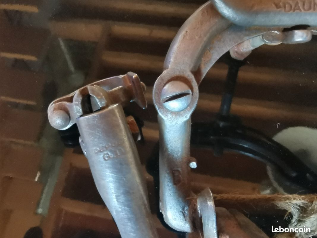 Freins Et Poignées Daunay 1939 Pour Vélo Ancien - Pièce Rare De Collection
