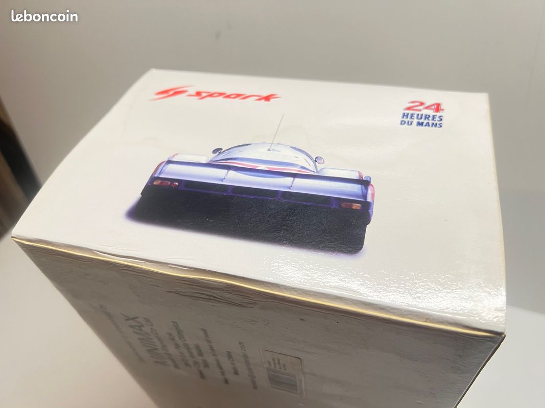 Porsche 956 (winner Le Mans 24h 1982) 1:18 model car Spark