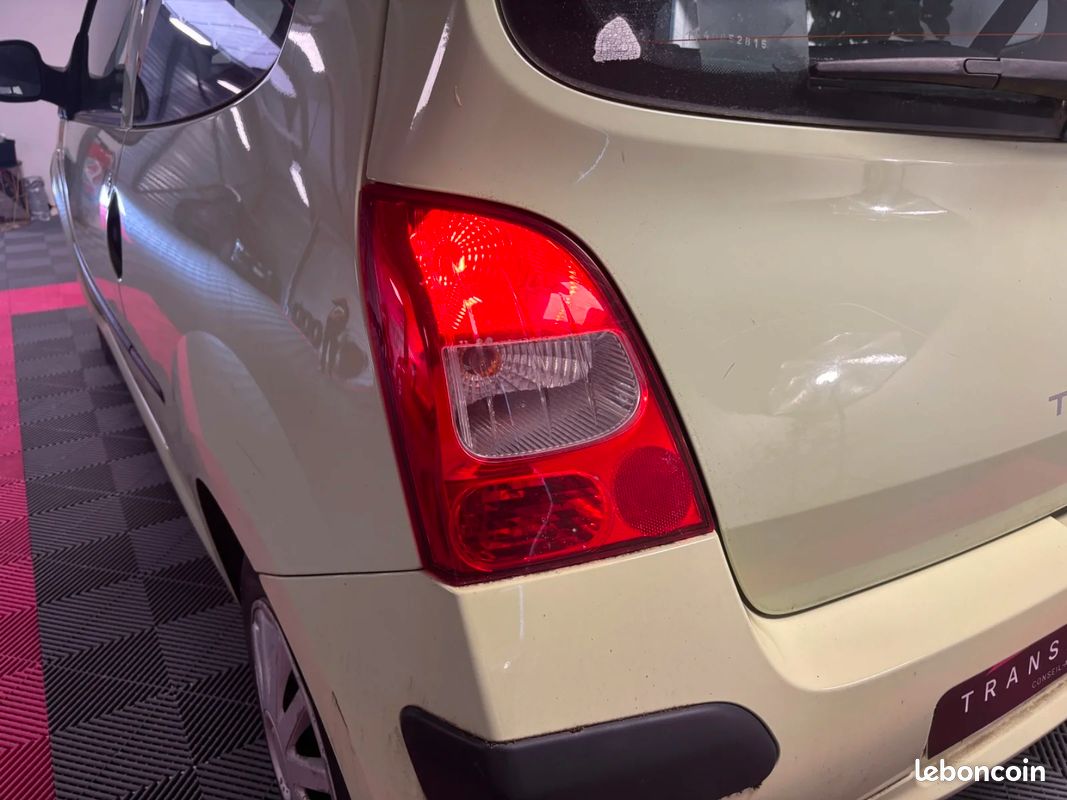 RENAULT TWINGO II 1.2 60 eco2 (image 22)