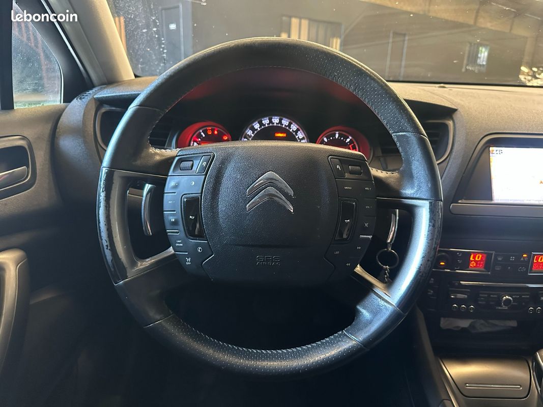 CITROEN C5 1.6 e-HDi 115 Confort BMP6 (image 11)