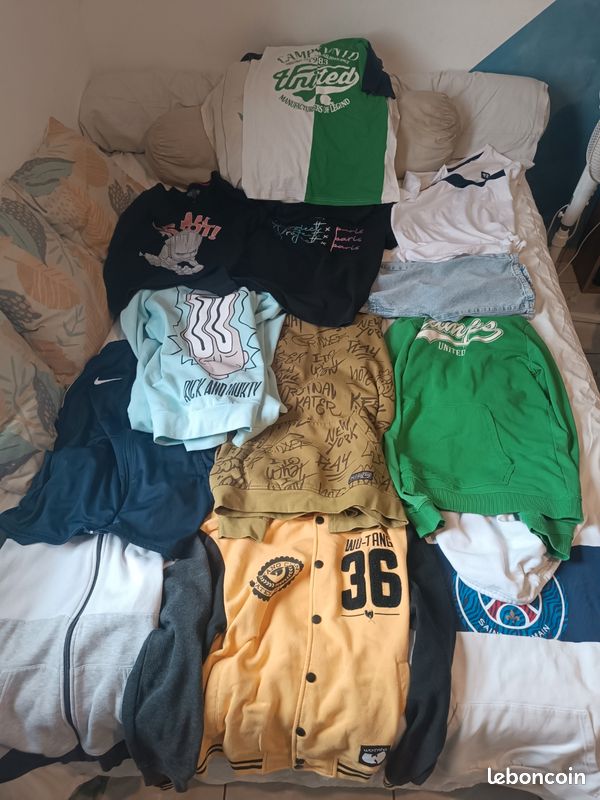 Lot de vêtements taille s (image 1)