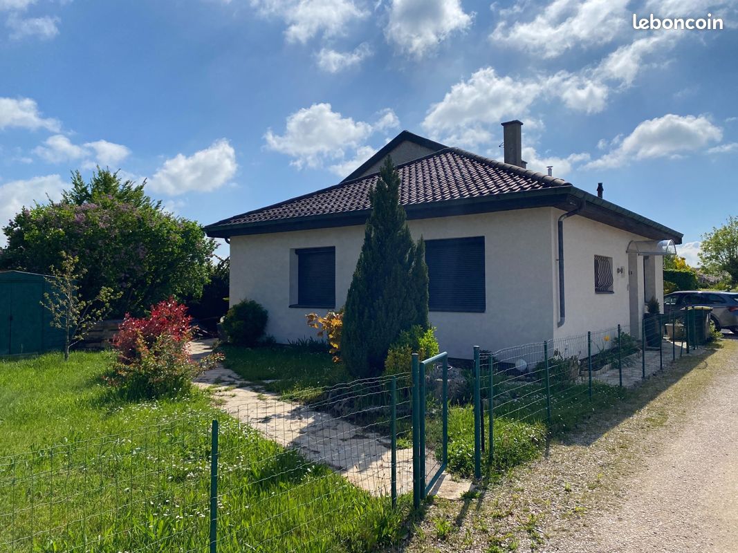 Maison 3 pièces 60 m² · à Attignat · 60 m² · 750 €