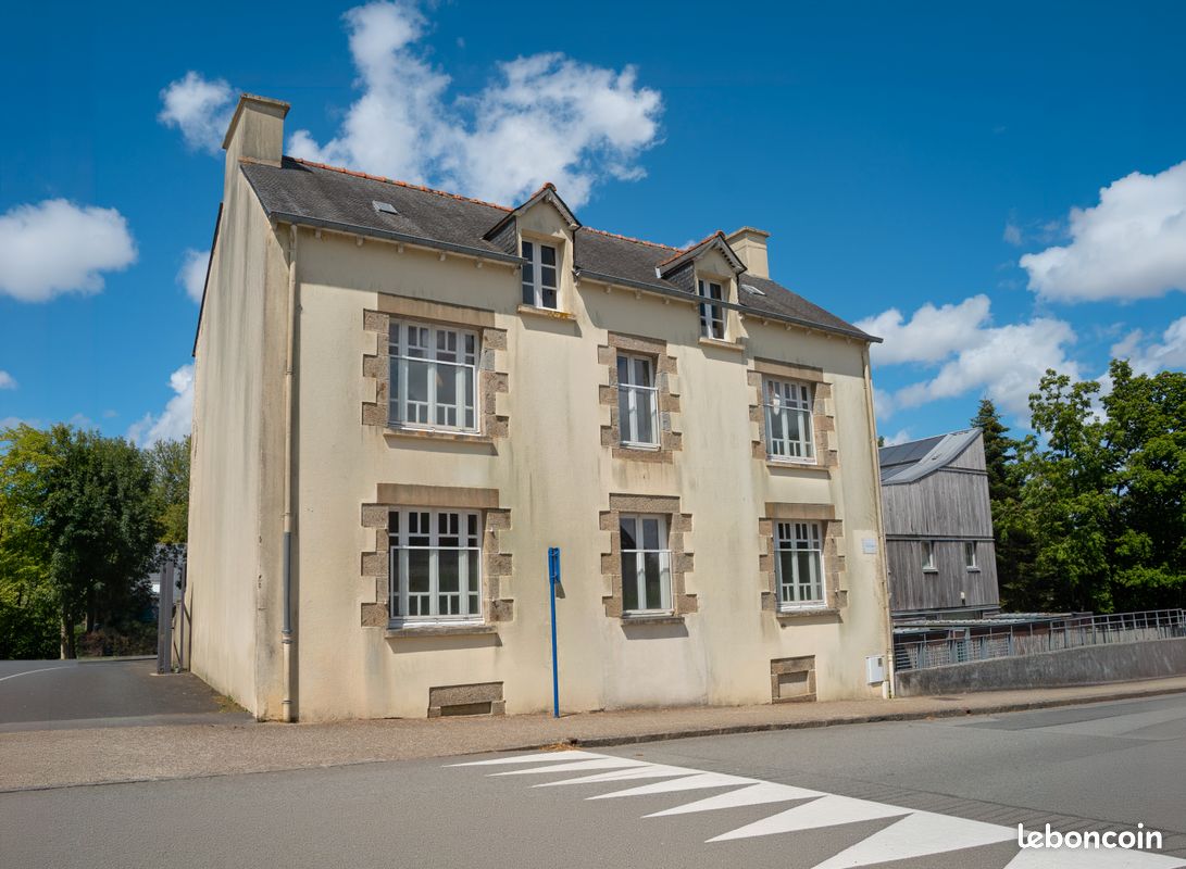 Maison 5 pièces 160 m² · à Plémet · 159,5 m² · 90 000 €