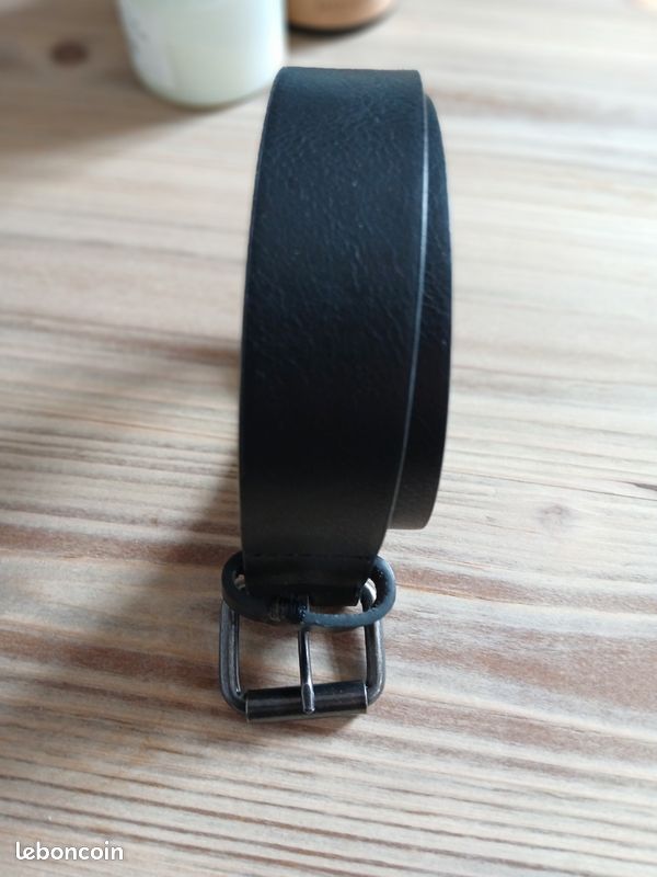 Ceinture simili cuir 5 trous 65 cm noir - Herlaine (image 1)