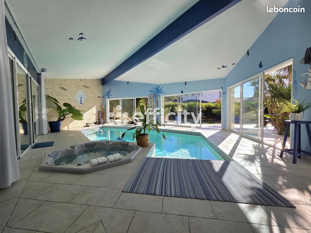Maison 6 pièces 230 m² · à Saint-Jean-d'Illac · 230 m² · 935 000 €