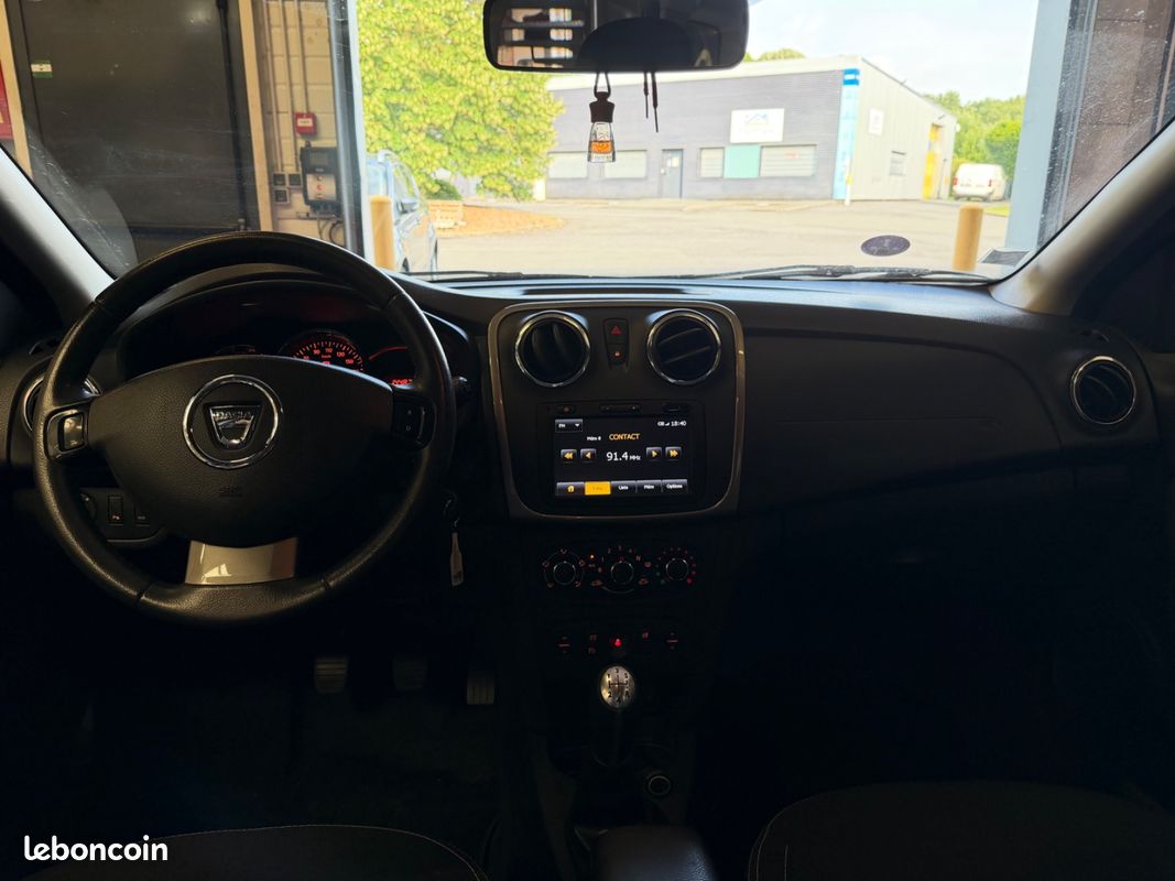 DACIA LOGAN MCV TCe 90 Ambiance / Ecran / Régulateur et limiteur de vitesse / Distribution / (image 10)