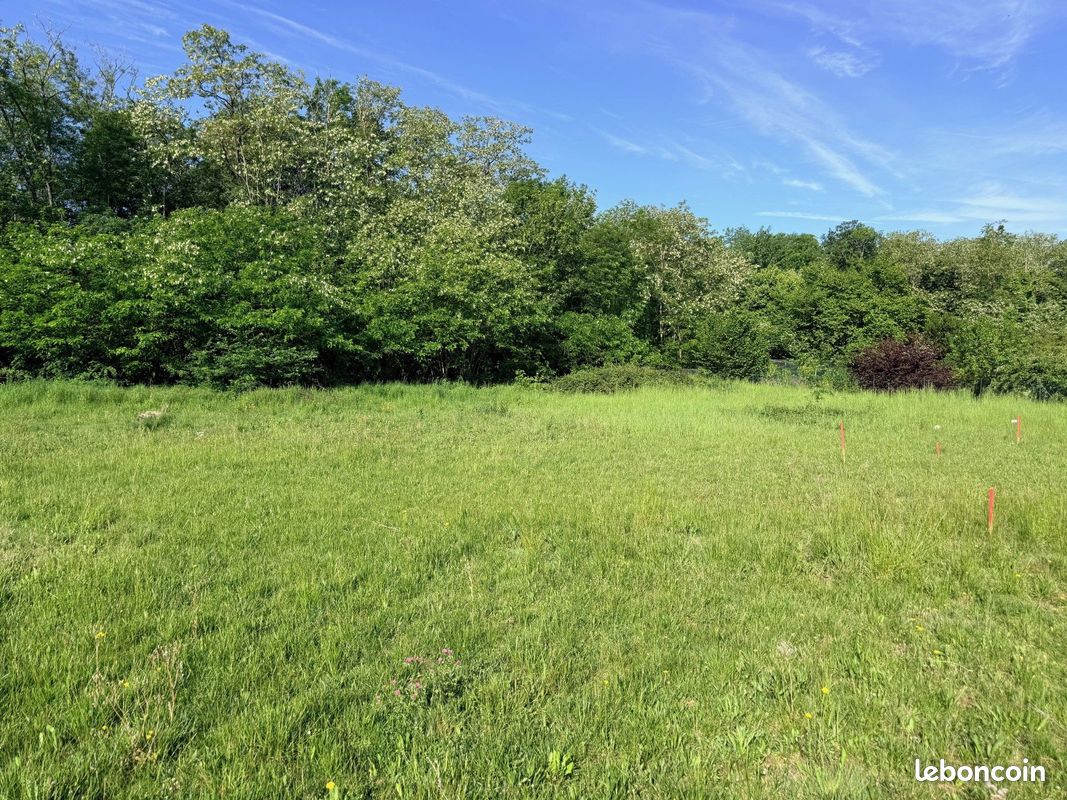 Terrain 692 m² · à Venoy · 692 m² · 39 000 €