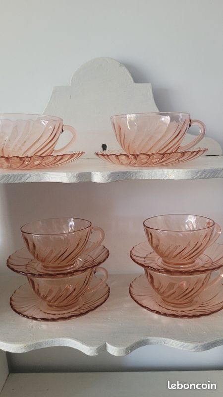 Tasses et soucoupes (image 1)
