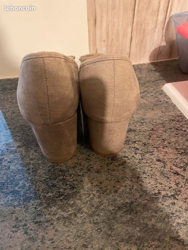 Chaussure à talon (image 2)