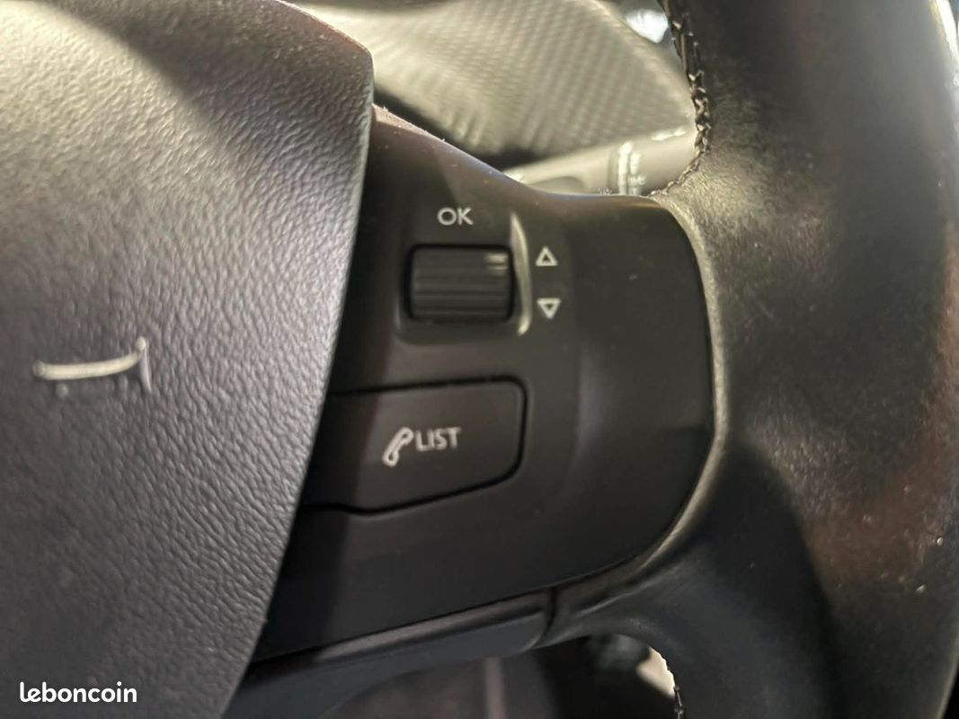 PEUGEOT 208 1.6 BlueHDi 100ch SS BVM5 Féline/2 eme Main/ Distri OK (image 33)