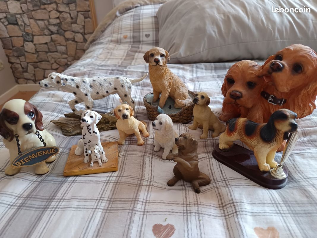 Lot 10 figurines chien (image 1)