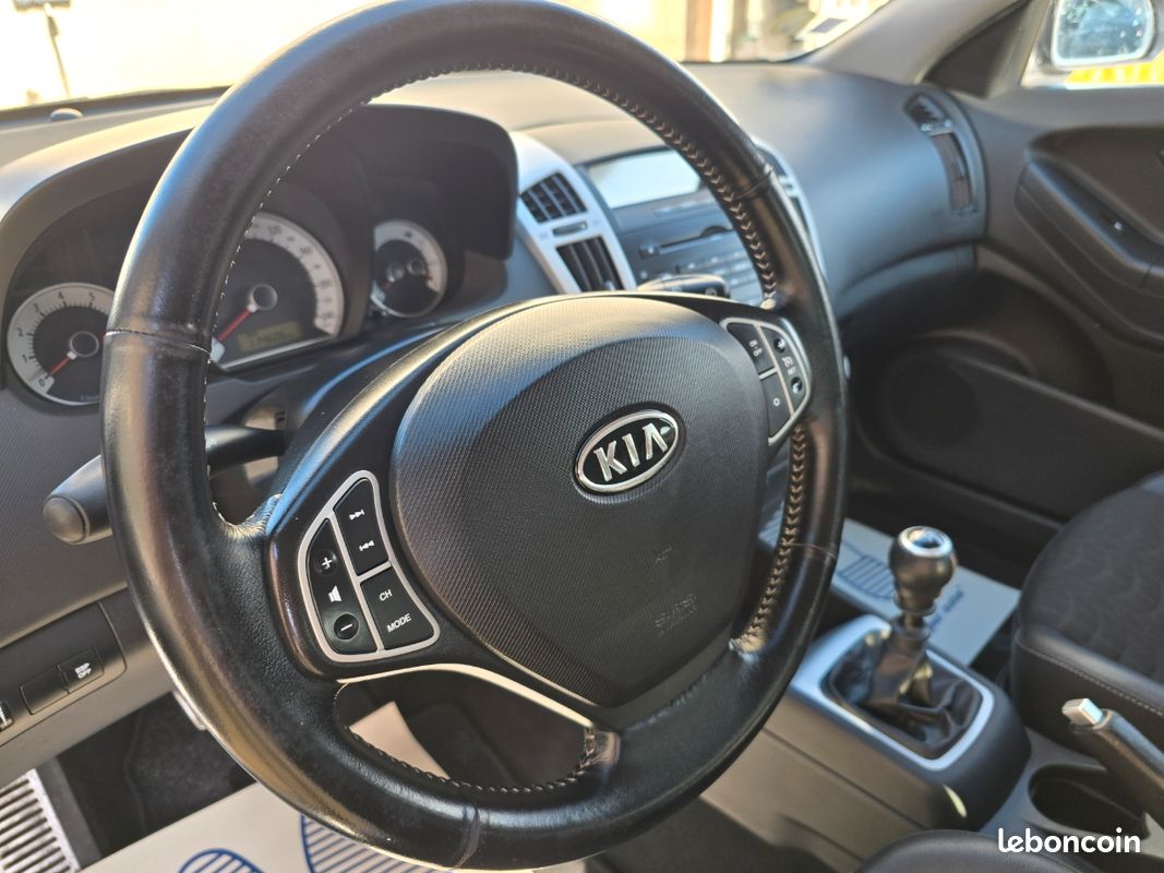 Kia Ceed Sport 2.0 143 ch (image 4)