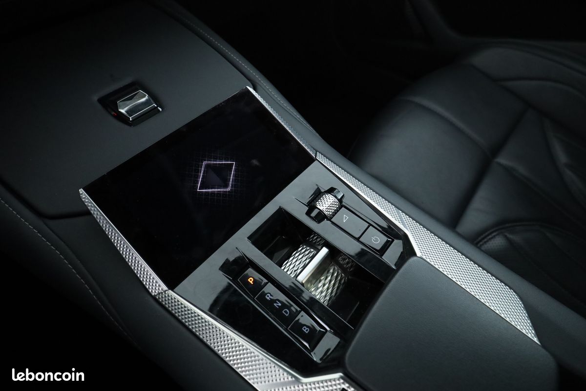 DS Automobiles DS 4 1.6 E-Tense Hybride Rivoli EAT8 225 ch (image 22)