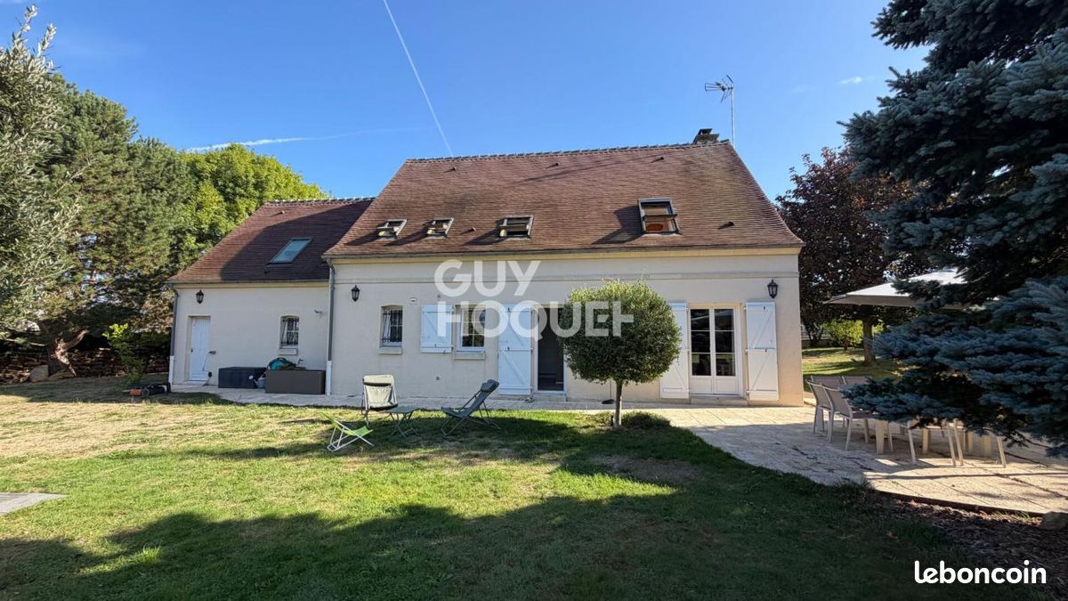 Maison 8 pièces 163 m² · à Saint-Sauveur · 163 m² · 450 000 €