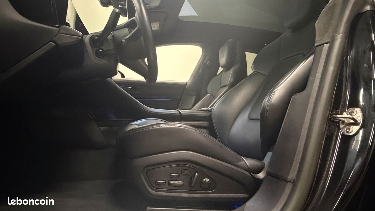 Porsche Taycan Turbo Sport Turismo / ROUE ARRIÈRES DIRECTRICES / SPORT CHRONO / PDCC / BOSE (image 6)
