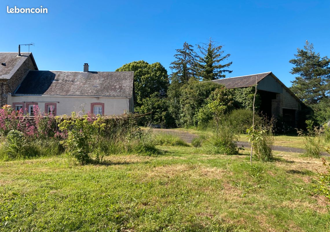 Maison 10 pièces 378 m² · à Champgenéteux · 378 m² · 349 000 €