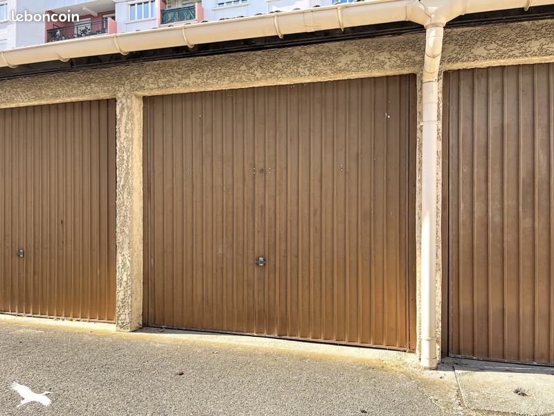 Parking Decines Charpieu · à Décines-Charpieu · 23 000 €