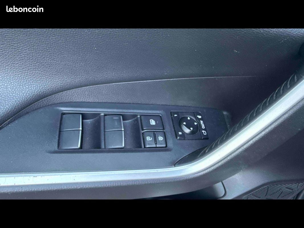 Toyota RAV4 Hybride 218ch Dynamic 2WD (image 17)