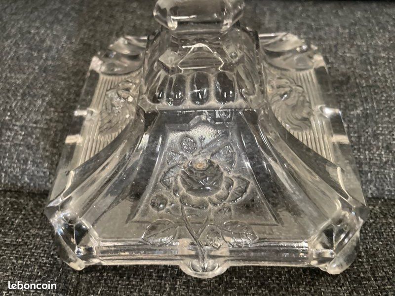 1 PAIRE DE BOUGEOIR en verre ciselé ( LE LION ET LA ROSE ) en parfait état (image 5)