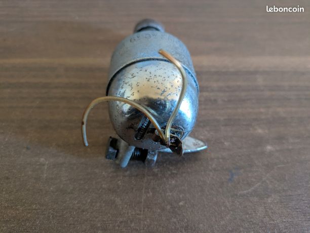 The Smut Pedaller: Inside a vintage Soubitez dynamo