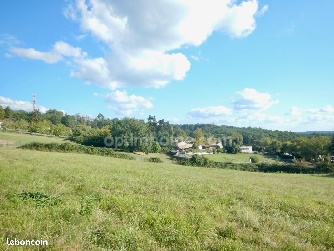 Terrain 2900 m² · à Champcevinel · 60 500 €