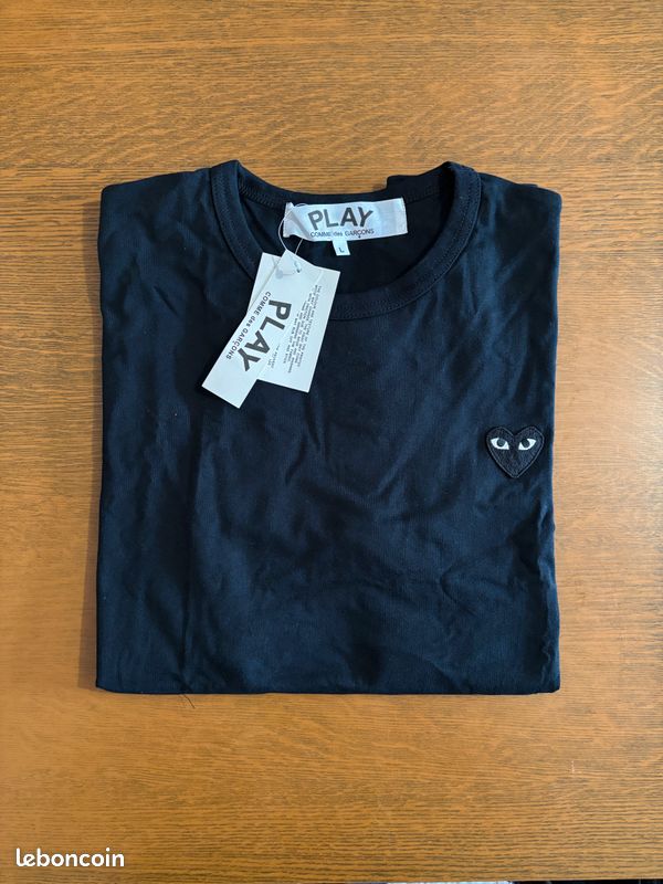 Tee shirt Comme Des Garçons Vêtements