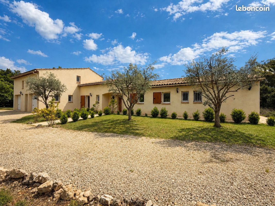 Maison 8 pièces 171 m² · à Régusse · 171 m² · 530 000 €