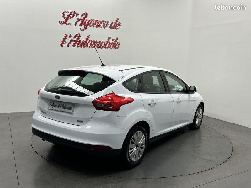 Ford FOCUS Focus 1.0 EcoBoost 125 ch / Clim Auto / Régulateur / Bluetooth (image 10)