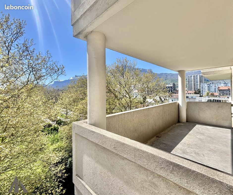 Appartement 2 pièces 61 m² · à Grenoble · 61 m² · 749 €