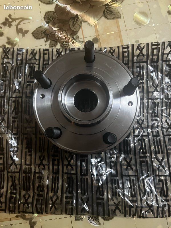 J’ai 2 roulements de roue pour Kia Optima. Les deux sont à 80 (image 1)