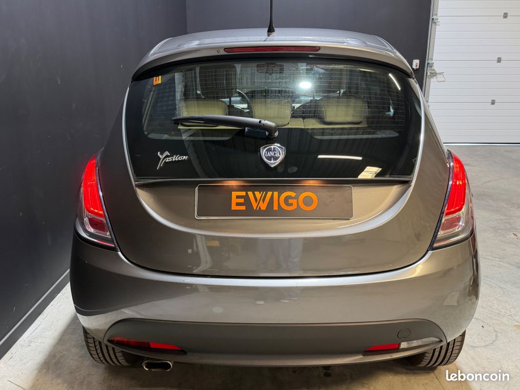 LANCIA YPSILON 1.2 70ch - suivi complet - 2 eme mains (image 19)