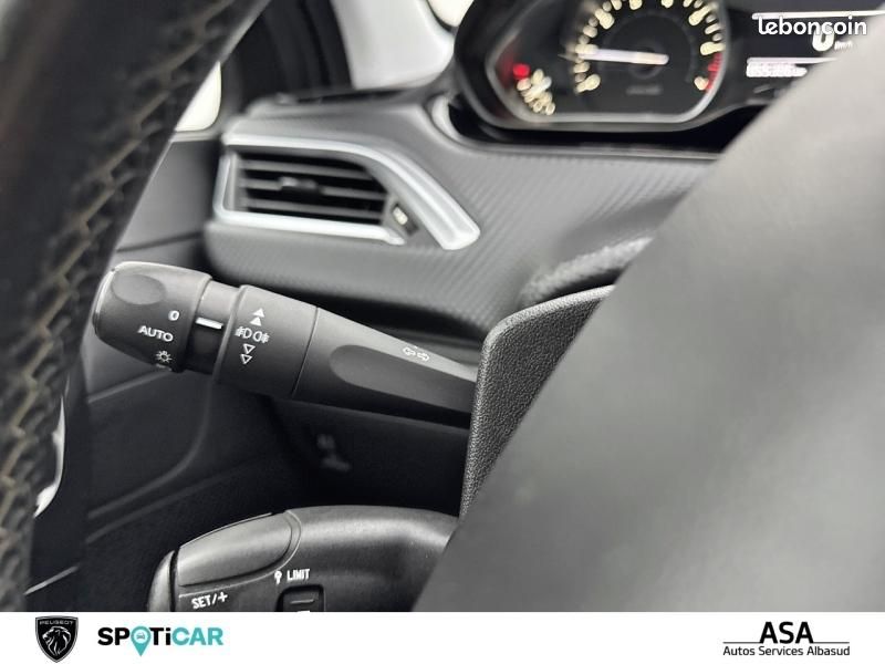 Peugeot 208 1.2 PureTech 110ch Allure S&S 5p (image 40)