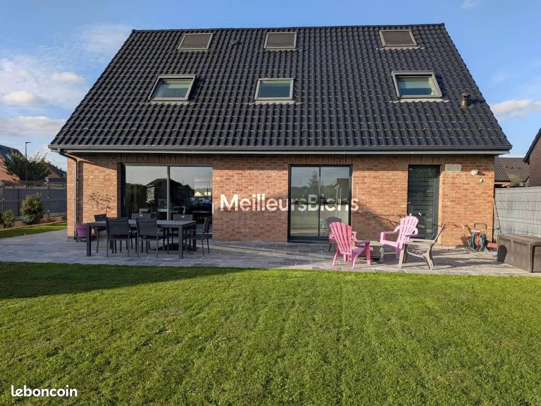 Maison 7 pièces 135 m² · à Wannehain · 135 m² · 519 500 €