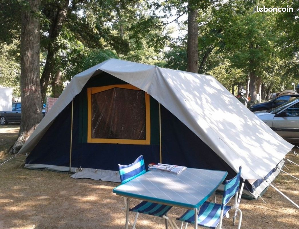 Chaises et table de camping (image 1)