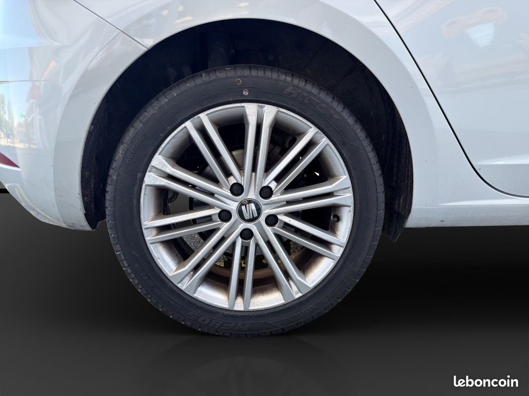 SEAT Leon 1.5 TSi 150CH XCELLENCE DSG / TOIT OUVRANT / CARPLAY / VIRTUAL COCKPIT / CAMERA / GARANTIE 6 MOIS (image 23)