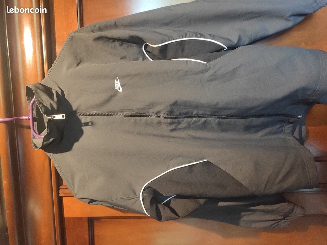 Veste sport Nike 12/13 ans (image 1)