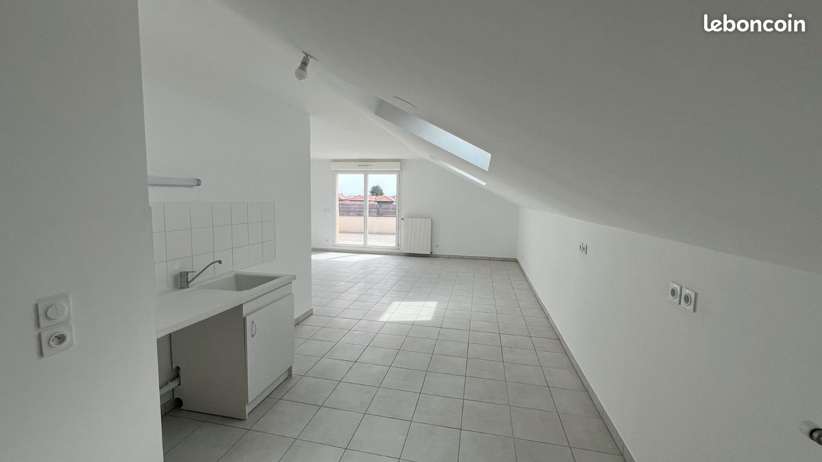 Appartement 2 pièces 56 m² · à Rillieux-la-Pape · 56 m² · 827 €